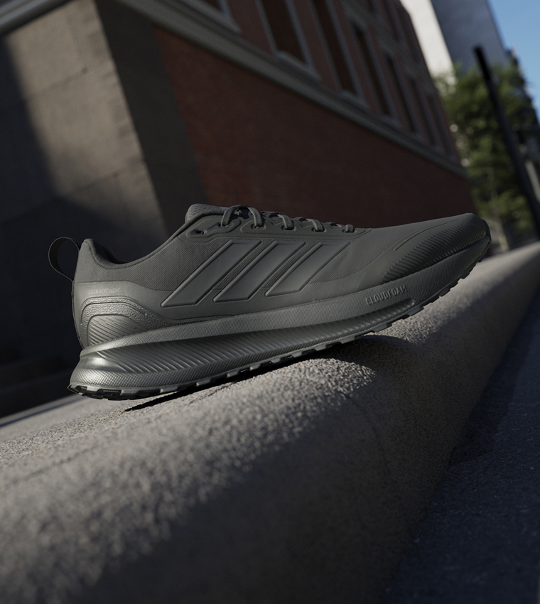 RUNFALCON 5 TR Stripe Detail Lace-Up Shoes