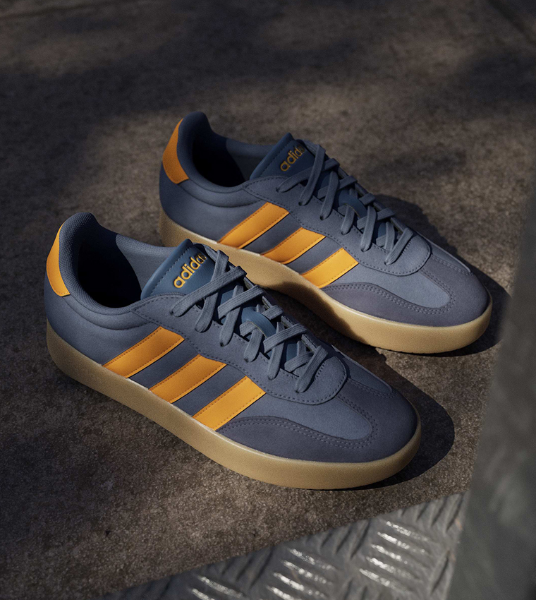 BARREDA Stripe Detail Lace-Up Sneakers