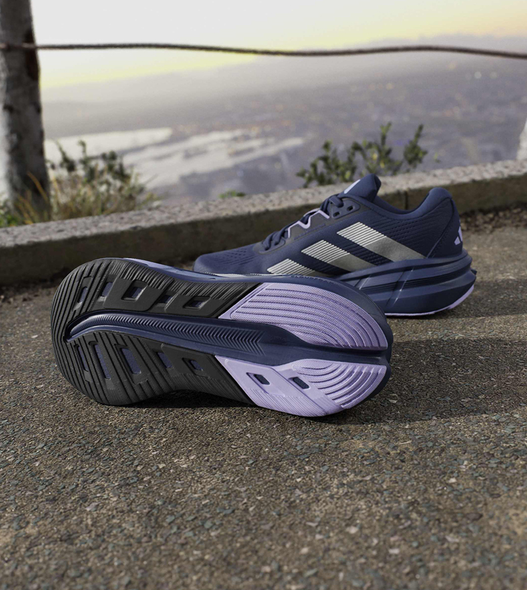 QUESTAR 3 Stripe Detail Lace-Up Running Shoes
