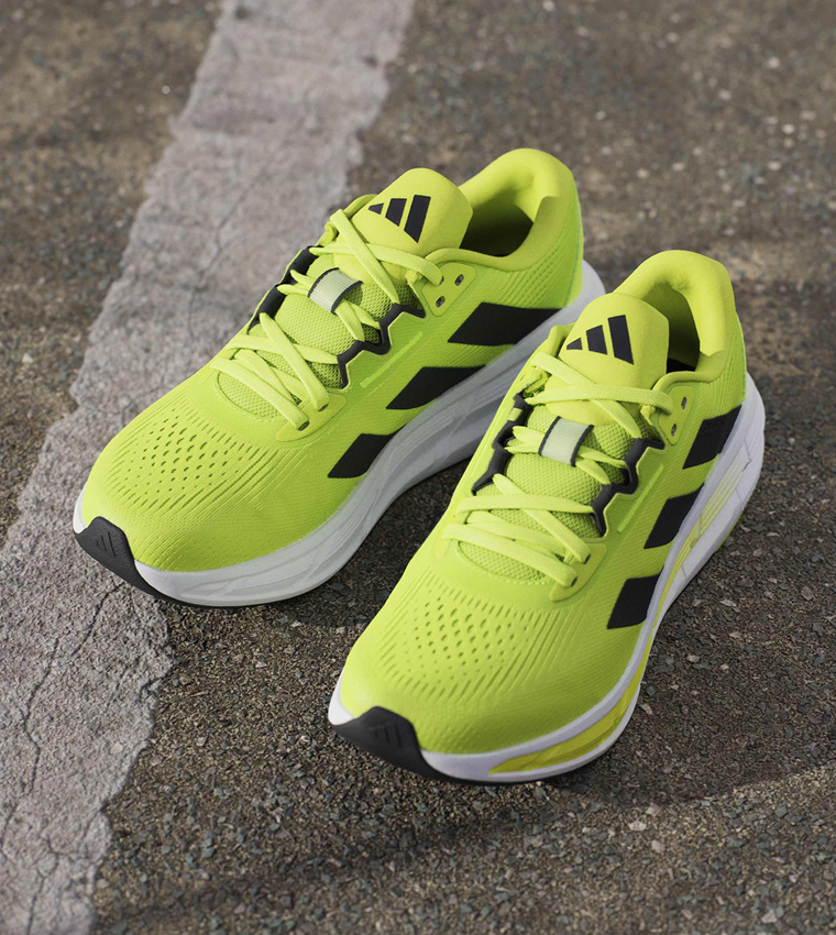 QUESTAR 3 Stripe Detail Lace-Up Running Shoes