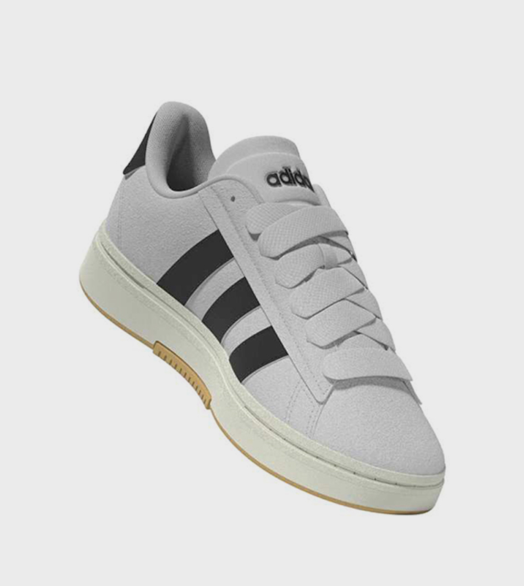 سنيكرز غراند كورت ألفا برباط