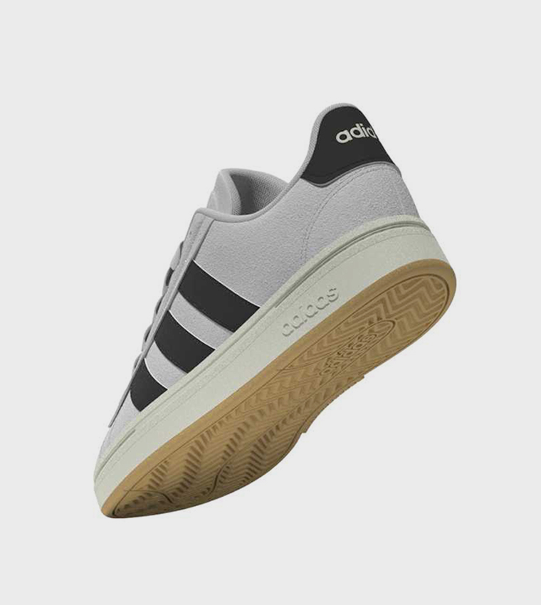 سنيكرز غراند كورت ألفا برباط