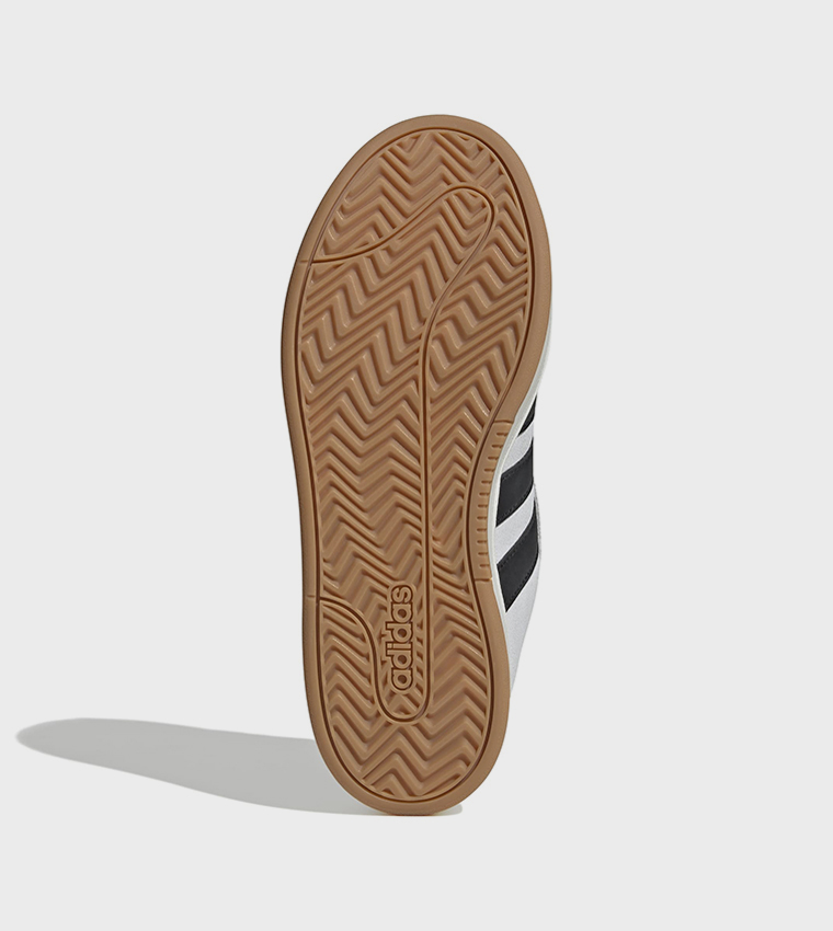 سنيكرز غراند كورت ألفا برباط