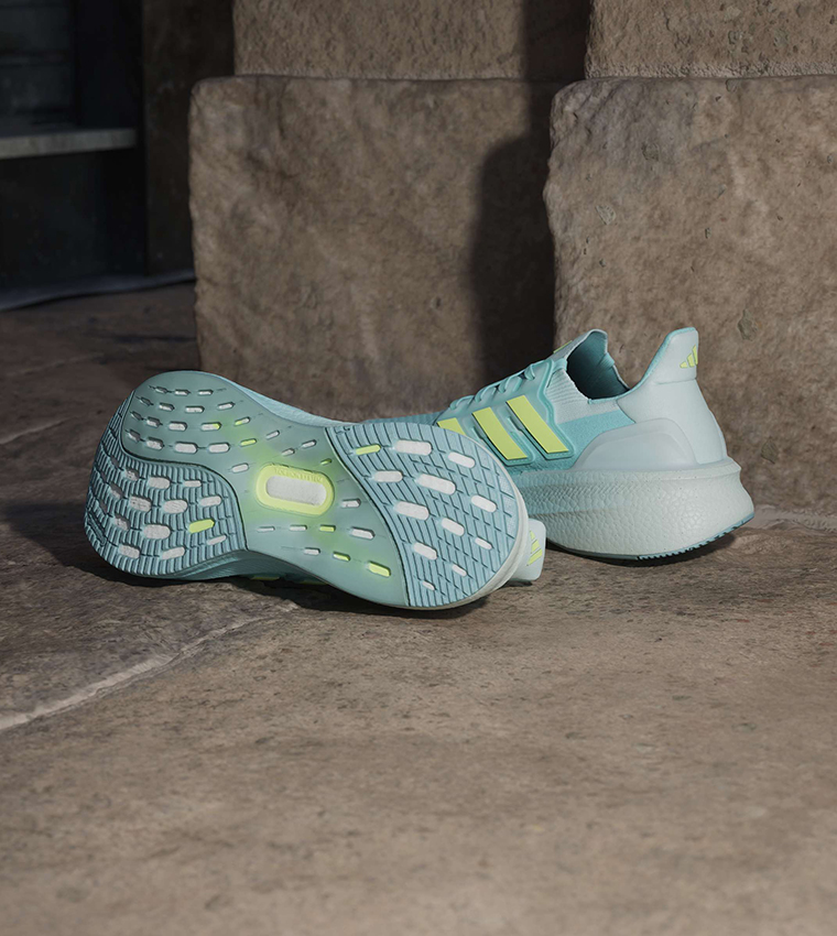 حذاء جري ألترا بوست 5 برباط