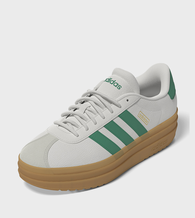 سنيكرز في إل كورت بولد برباط