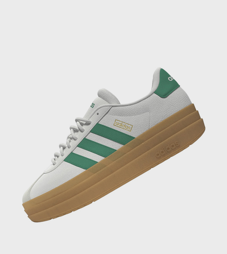 سنيكرز في إل كورت بولد برباط