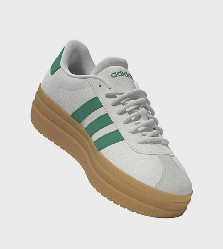 سنيكرز في إل كورت بولد برباط