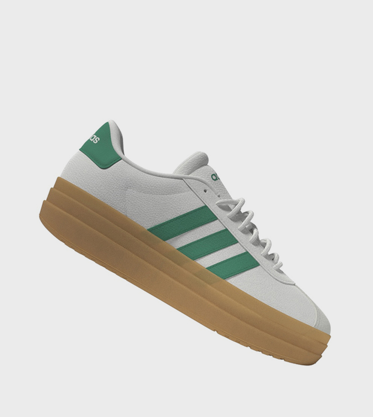 سنيكرز في إل كورت بولد برباط