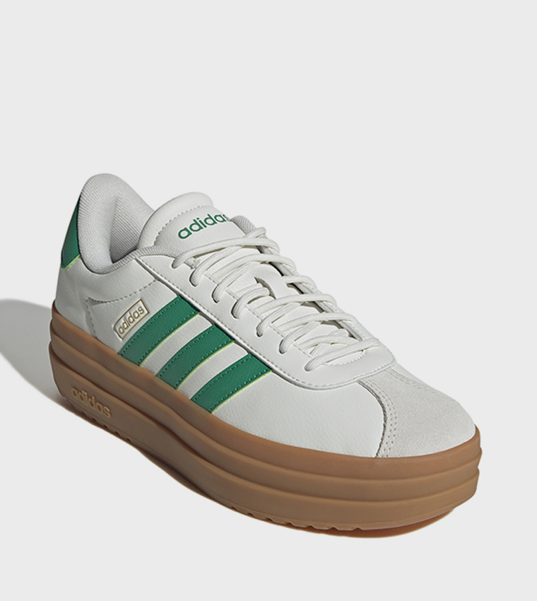 سنيكرز في إل كورت بولد برباط