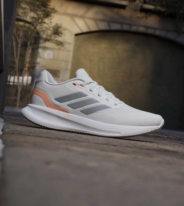 RUNFALCON 5 Stripe Detail Lace-Up Shoes