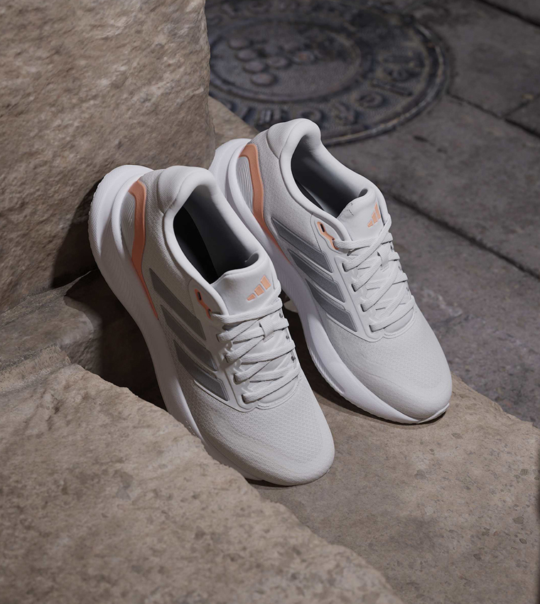 RUNFALCON 5 Stripe Detail Lace-Up Shoes