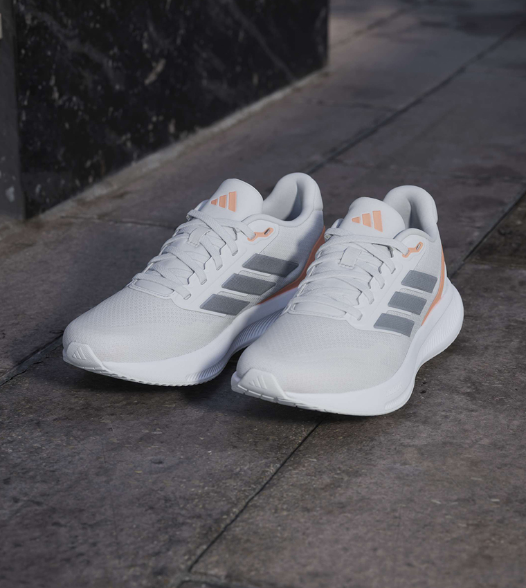 RUNFALCON 5 Stripe Detail Lace-Up Shoes