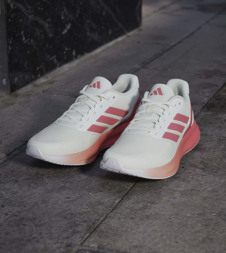 RUNFALCON 5 Stripe Detail Lace-Up Shoes