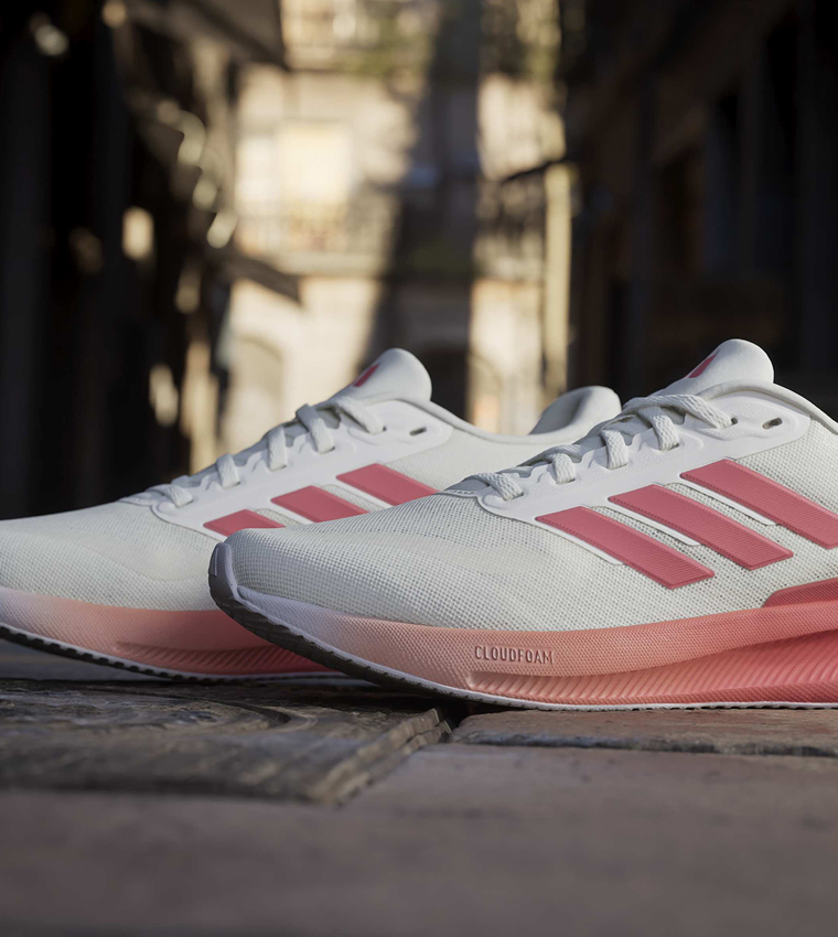 RUNFALCON 5 Stripe Detail Lace-Up Shoes