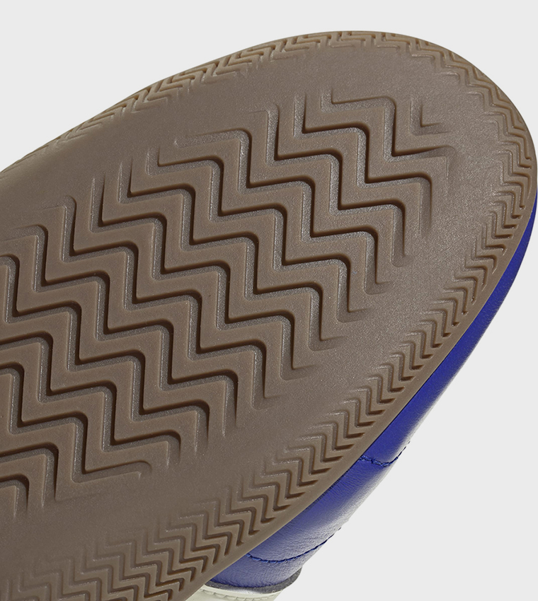 GRAND COURT Low Top Sneakers