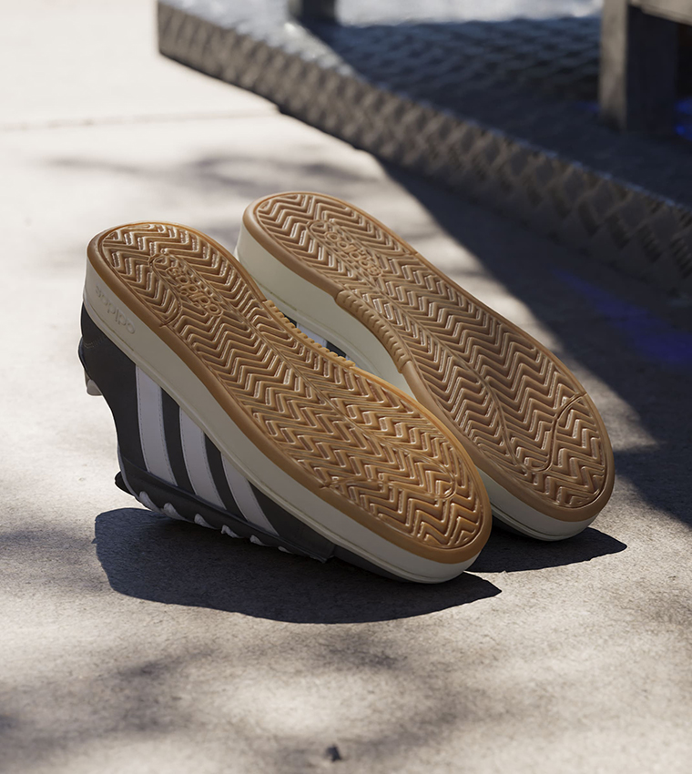 GRAND COURT ALPHA Lace Up Sneakers