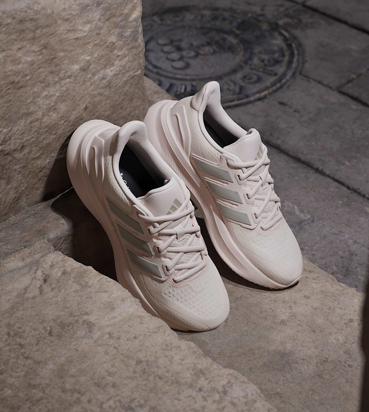 حذاء جري ألترا رن 5 برباط