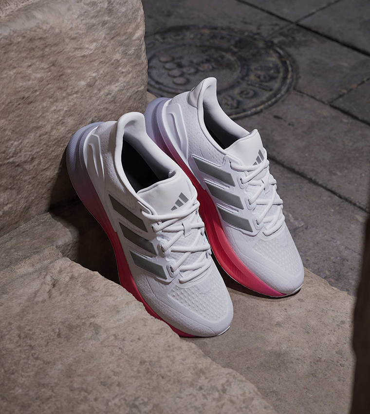 حذاء جري ألترا رن 5 برباط