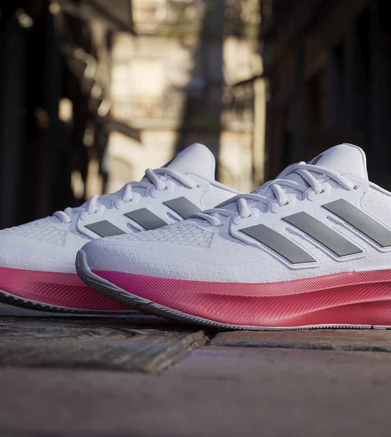 حذاء جري ألترا رن 5 برباط