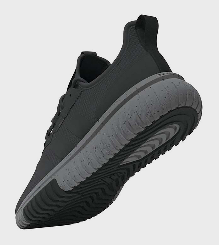 سنيكرز كابتير شبكي بشعار