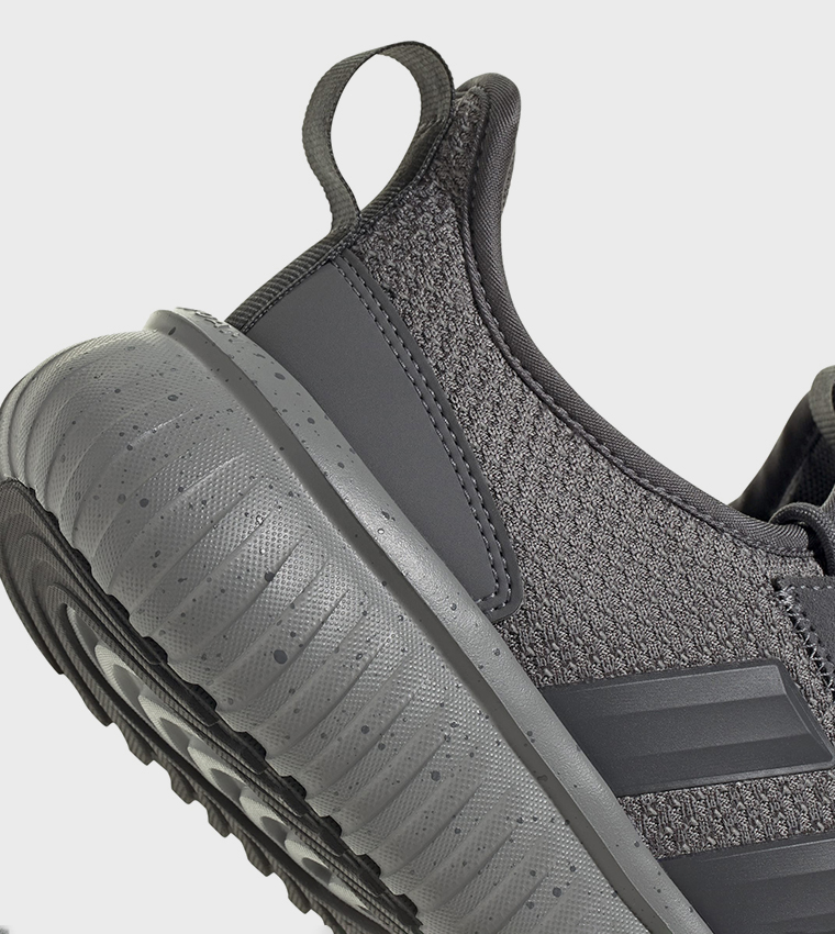 سنيكرز كابتير شبكي بشعار