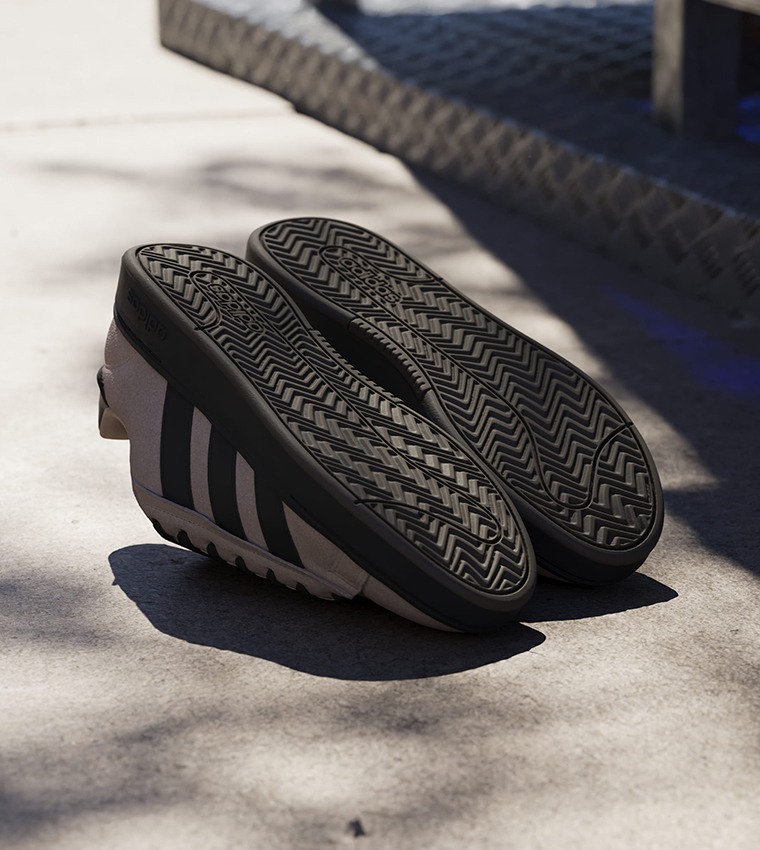 GRAND COURT ALPHA Lace Up Sneakers