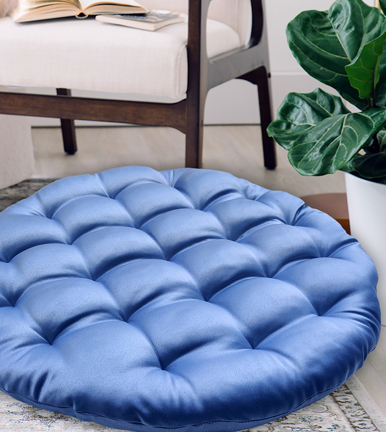 Round store blue cushion