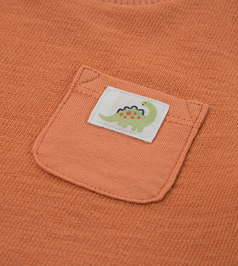 طقم ملابس بأكمام قصيرة 