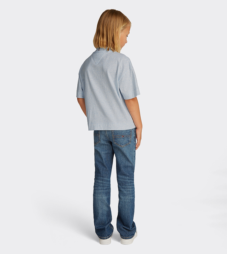 تيشيرت فيرسيتي مزين بشعار 