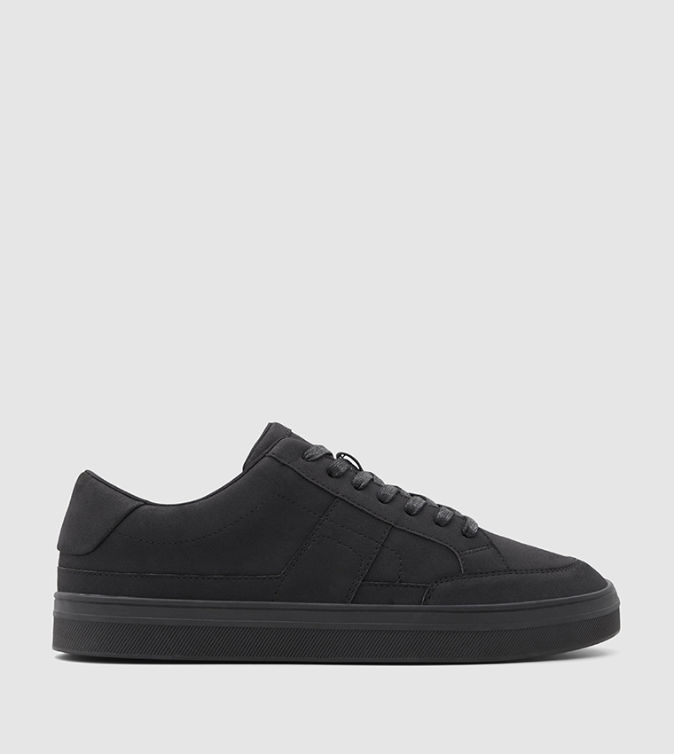 KIARO Low Top Sneakers