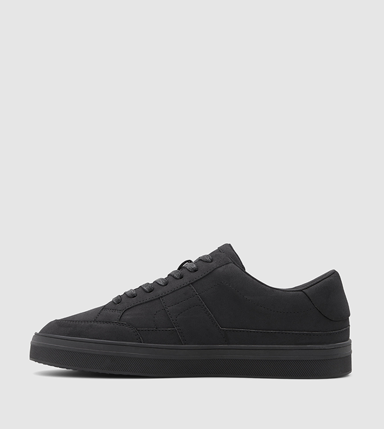 KIARO Low Top Sneakers