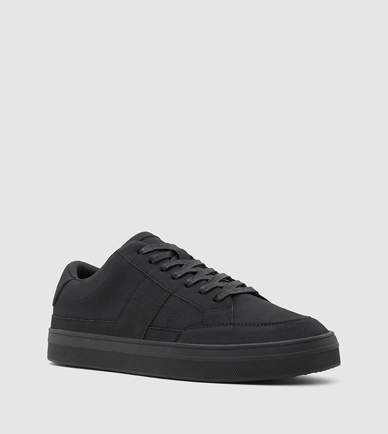 KIARO Low Top Sneakers