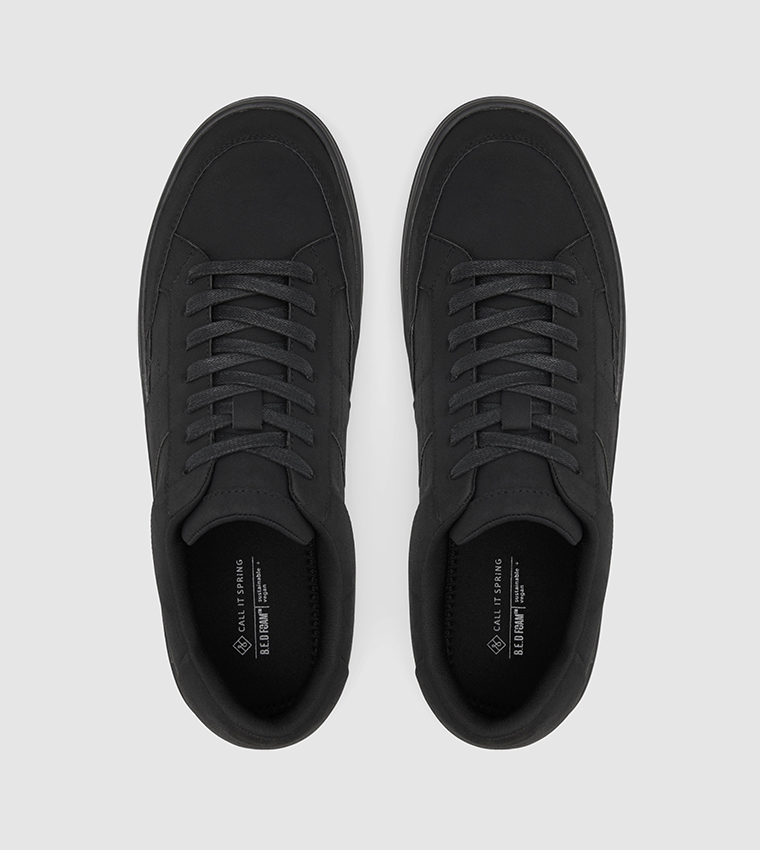 KIARO Low Top Sneakers