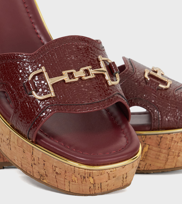 KINDLY Metal Detail Wedge Sandals