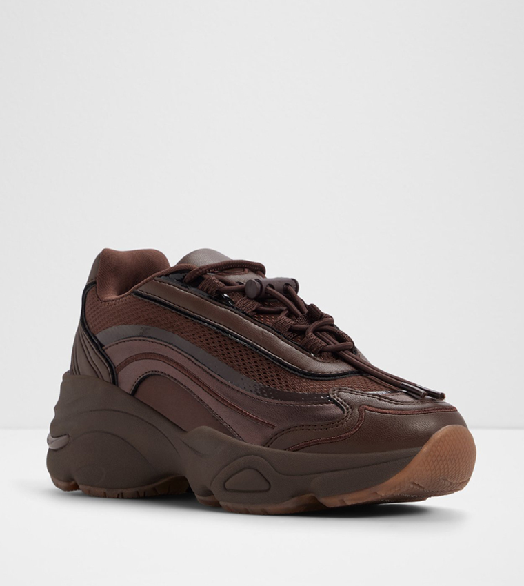 سنيكرز تشانكي بمقدمة مستديرة 