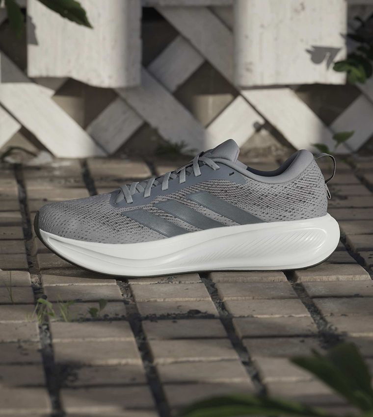 RESPONSE PACE Stripe Detail Running Shoes