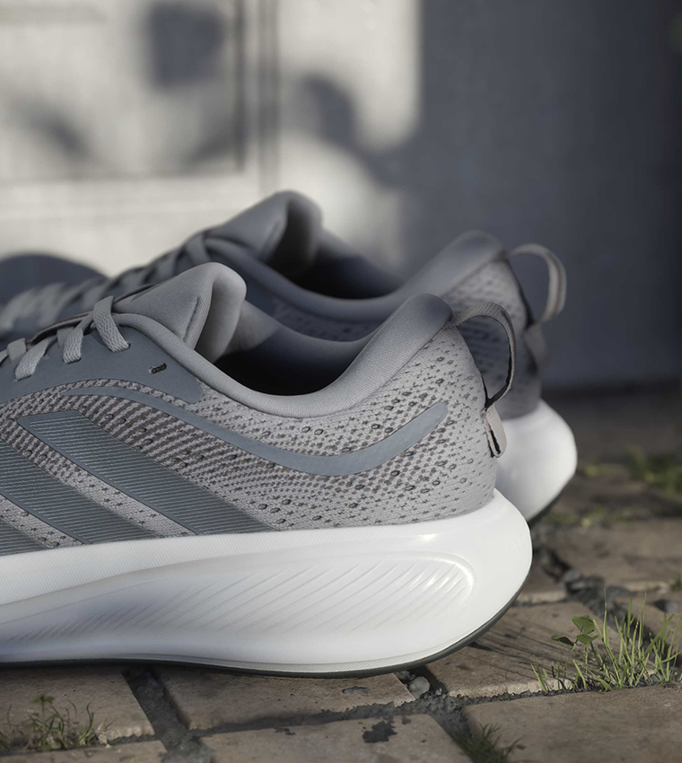 RESPONSE PACE Stripe Detail Running Shoes