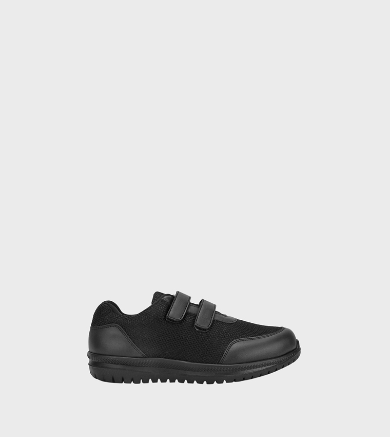 Velcro on sale closure shoes