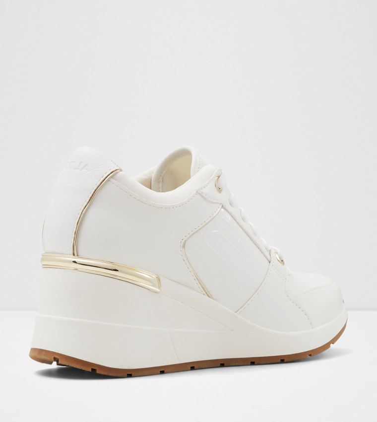 حذاء رياضي كوري برباط