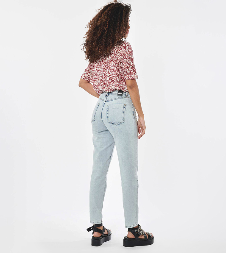 Mid-Rise Mom Fit Jeans