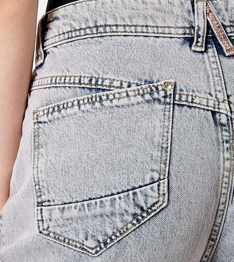 Tipped Mom Fit Jeans