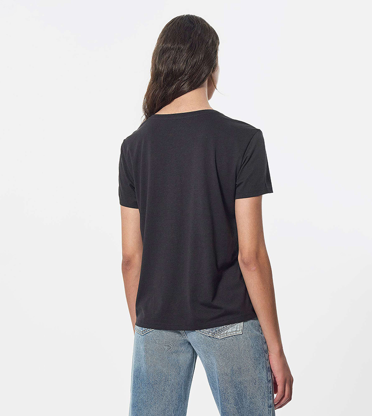 Logo Detail Short Sleeves T-Shirt