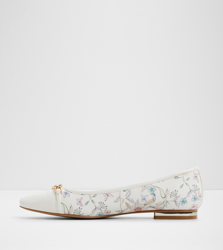KRISHELLE Printed Pointed Toe Ballerinas