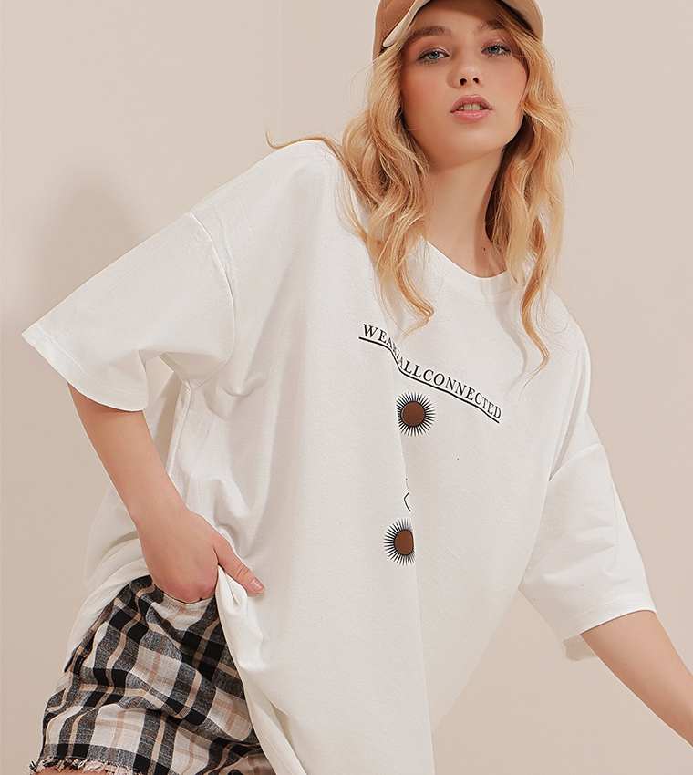 Women's Short Sleeve Distressed Crew Neck Oversize T-Shirt main image 1
