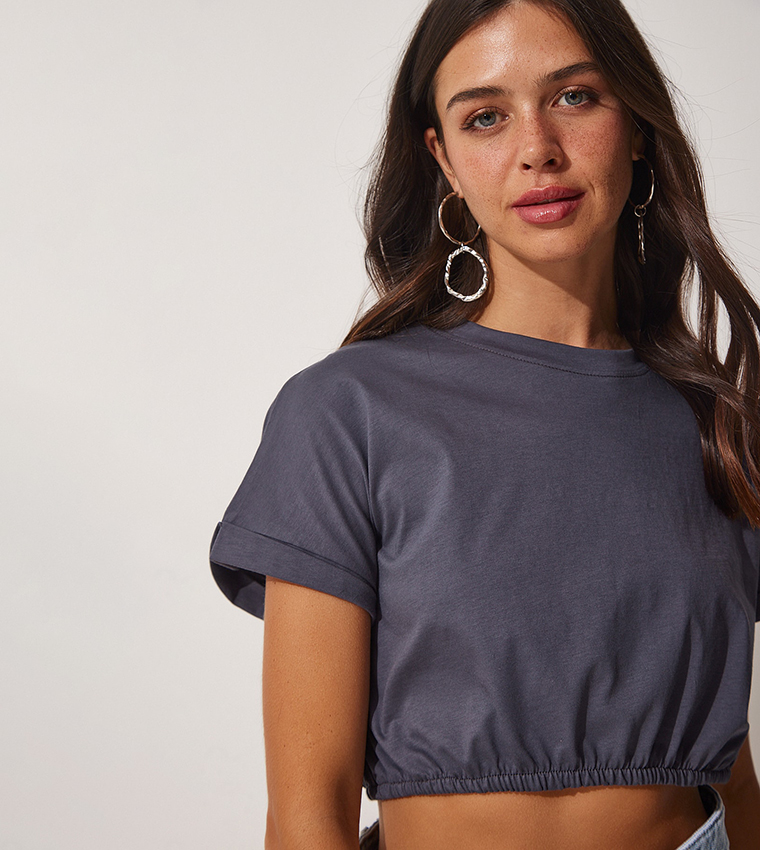 Crop top 2024 with elastic hem