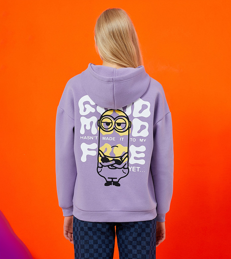 هودي أوفرسايز بطبعة مينيونز