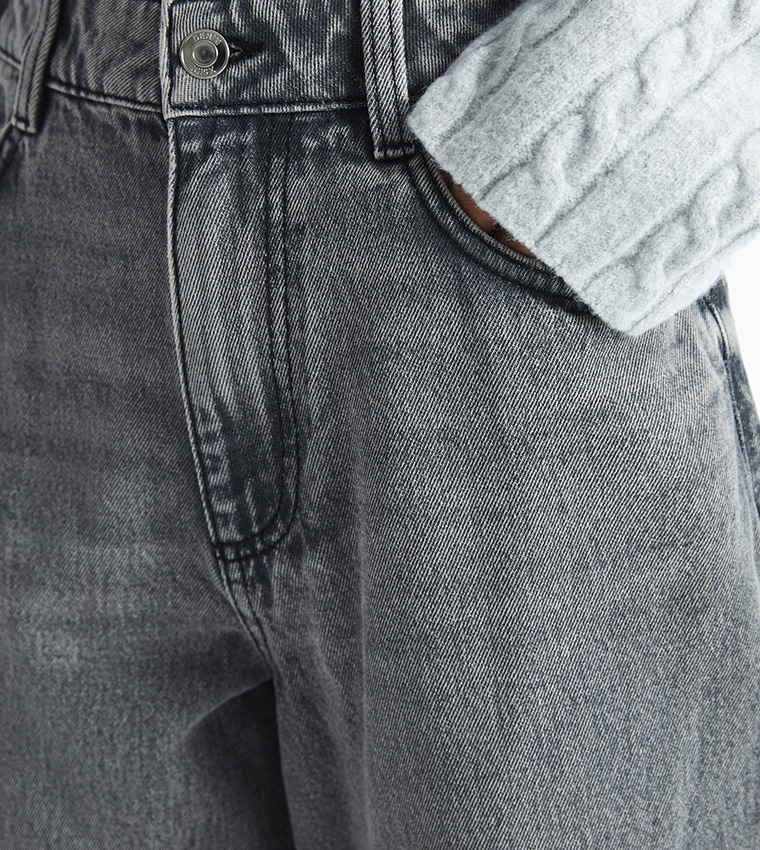Washed High Waist Straight Fit Jeans