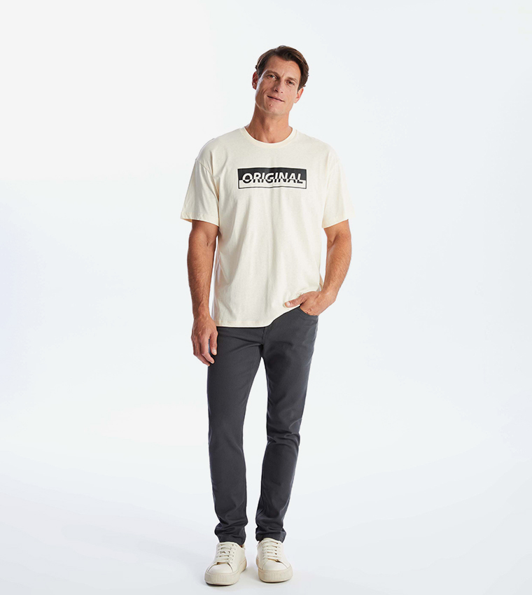Solid Mid Rise Slim Fit Chinos