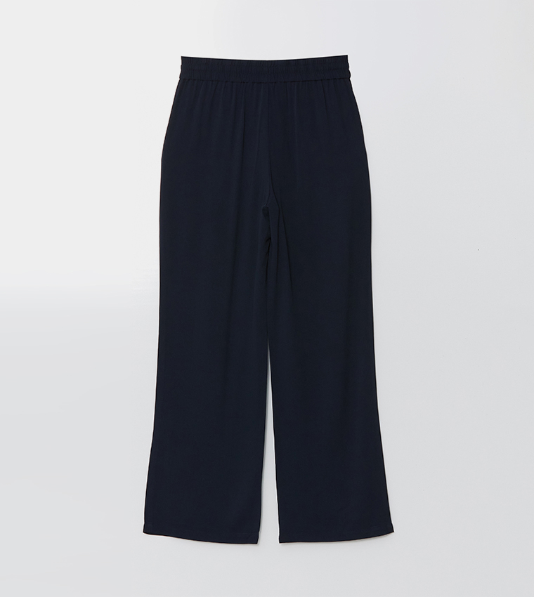 بنطال واسع برباط على الخصر 