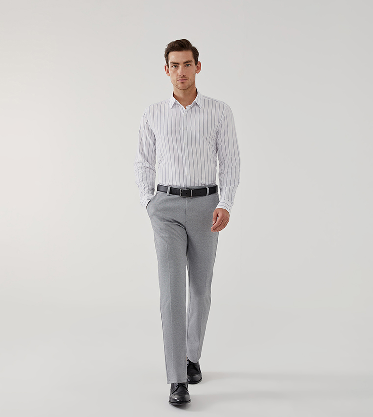 Solid Mid Rise Standard Fit Formal Trousers